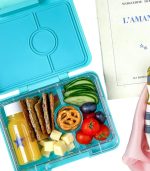Yumbox Snack Misty Aqua, Rainbow Tray - Image 2