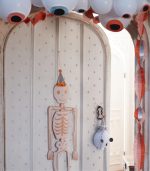 Meri Meri Vintage Giant Halloween Jointed Skeletons (set of 3) - Image 4