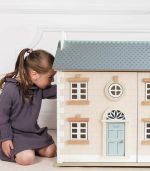 Le Toy Van Bay Tree Dollhouse - Image 2