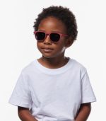 Izipizi Sun Kids 3-5y #E - Polarized Cranberry - Grey - Image 2