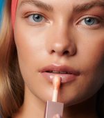 Plump & Glow Lip Jelly in Glace Peach - Image 10