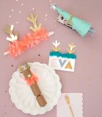 Meri Meri Reindeer Fringe Small Crackers - Image 3