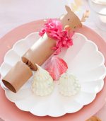 Meri Meri Reindeer Fringe Small Crackers - Image 2